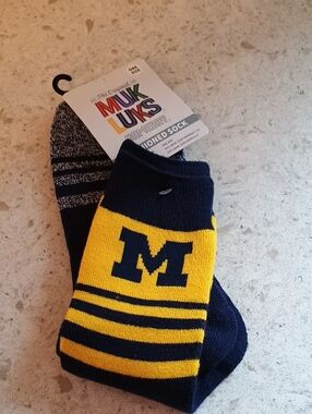 Gameday Adult Muk Luks Michigan  Cushioned Socks